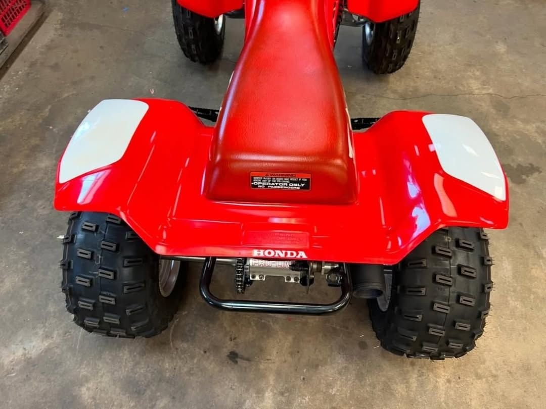1988 Honda TRX250R - Image 9